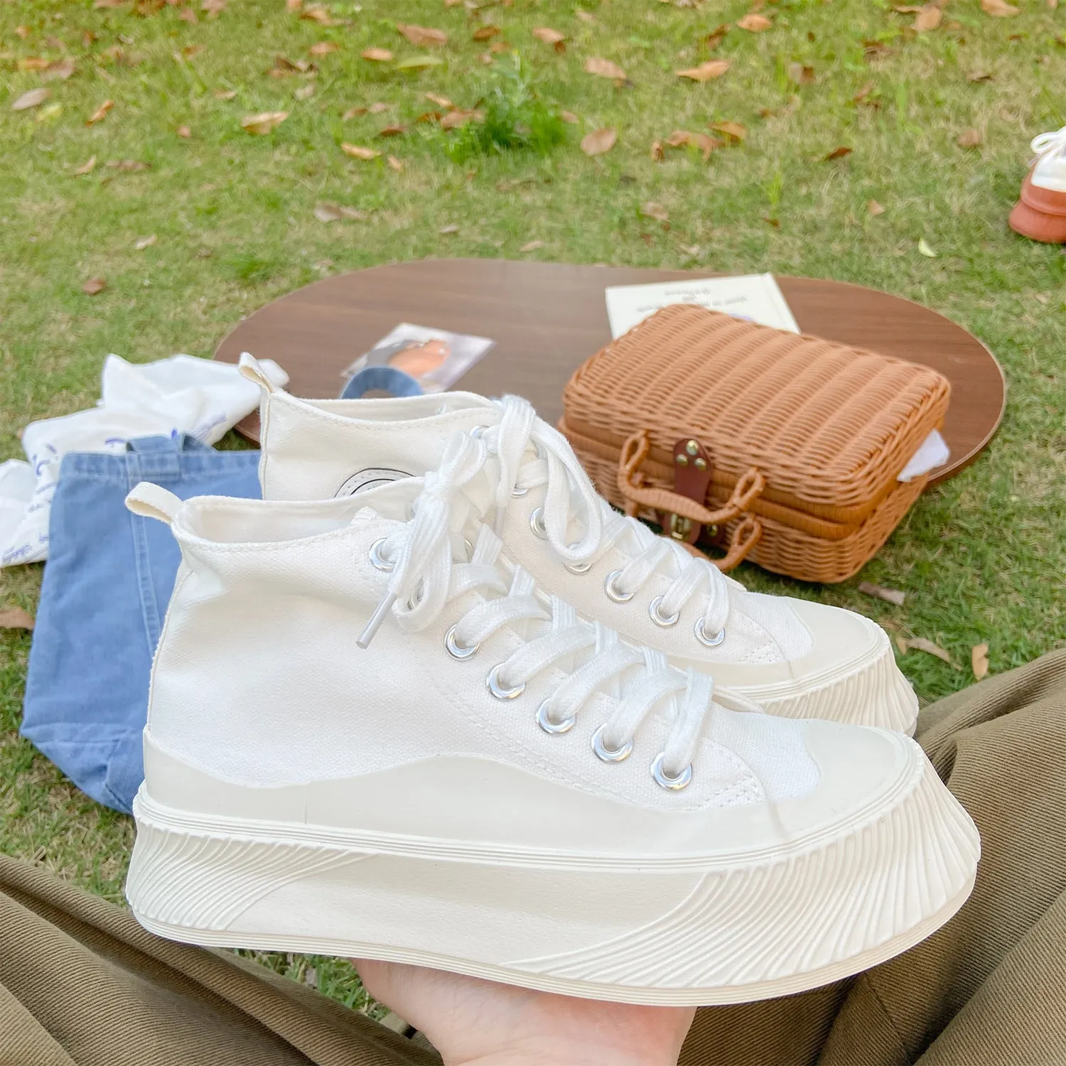 Chic Thick-sole Canvas Board Shoes