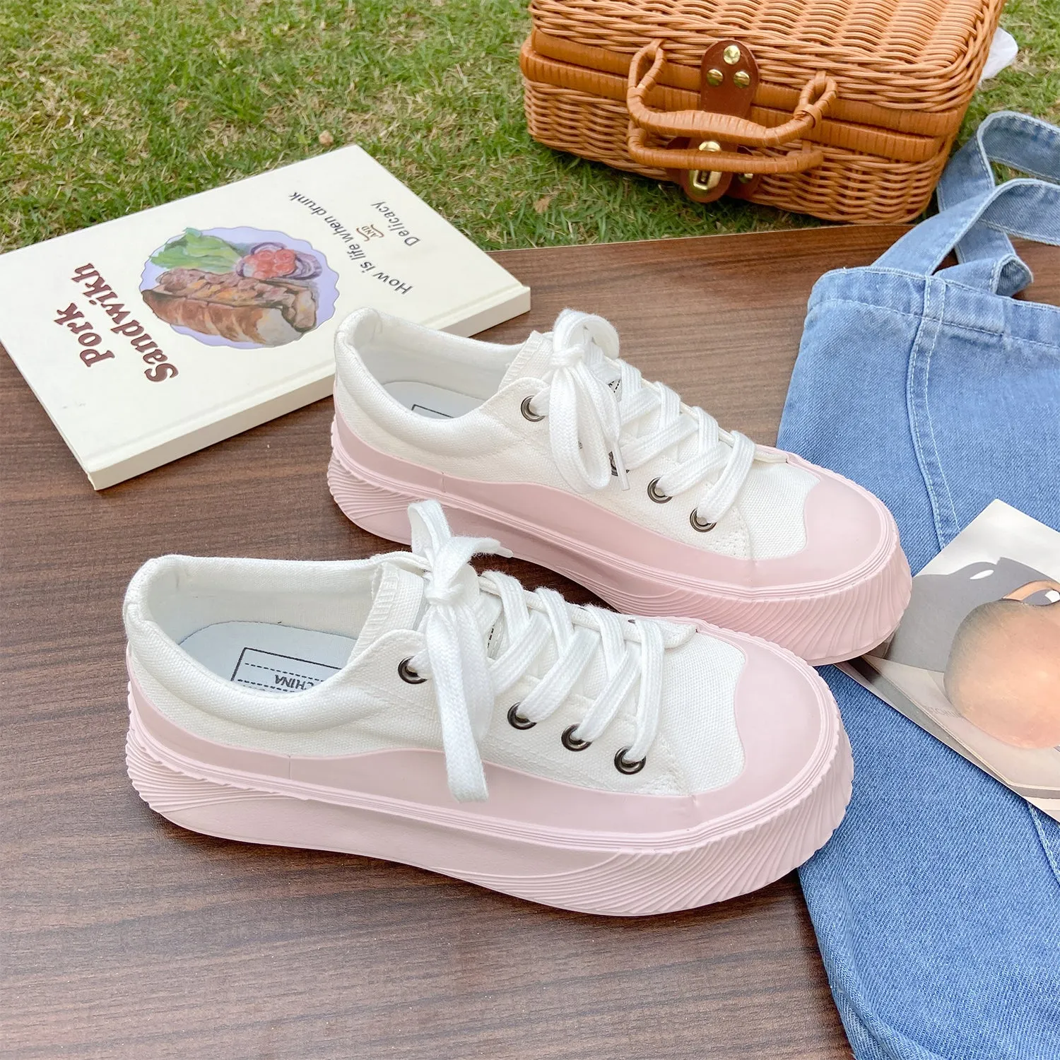 Chic Thick-sole Canvas Board Shoes