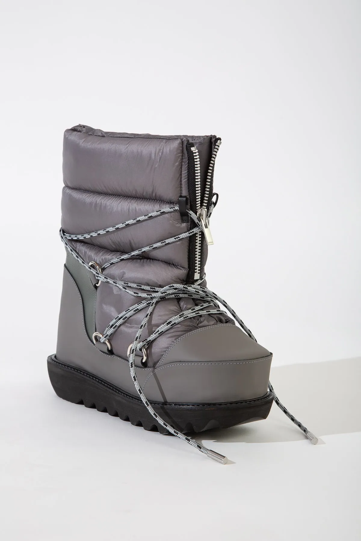 SACAI | QUILTED SNOW BOOTS